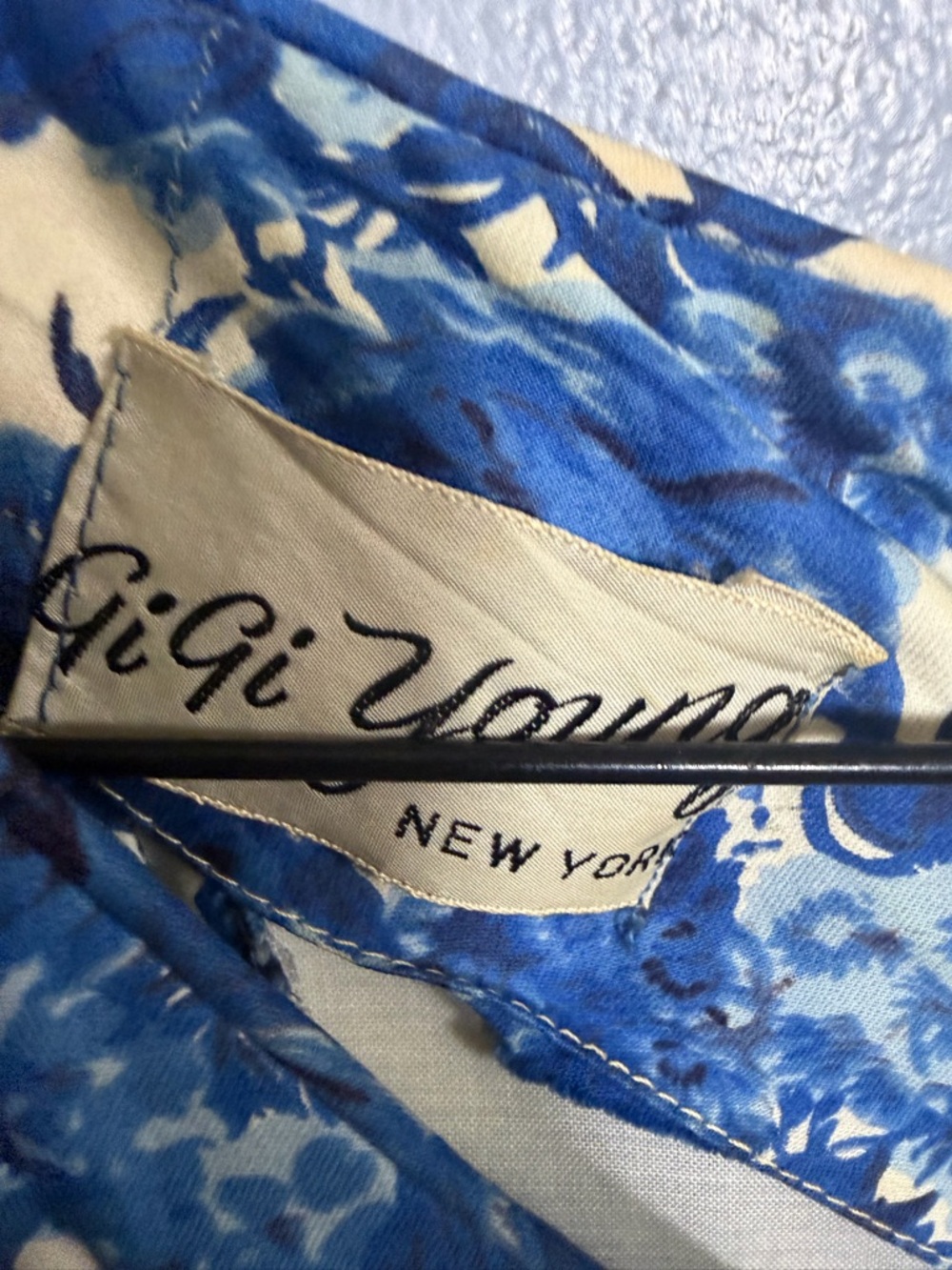 Vtg 50’s GiGi Young Blue Floral V-Neck Sheath Swing Dress 8 - Picture 7 of 8